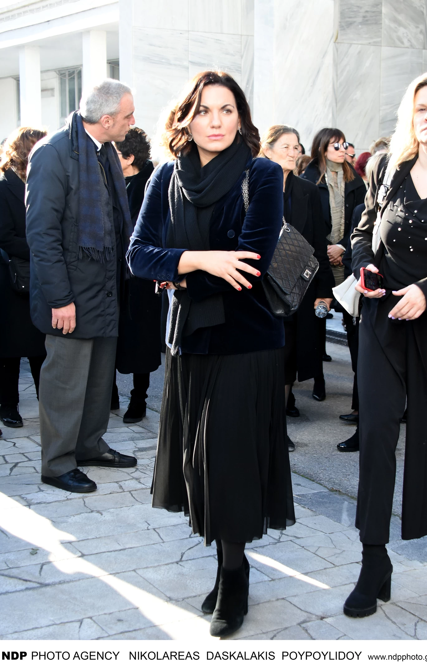 Όλγα Κεφαλογιάννη: Ποζάρει μικρό κοριτσάκι στους ώμους του πατέρα της [Εικόνα]