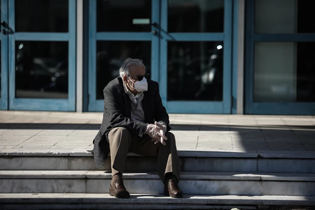 Κορονοϊός-Μάσκες: Αυτοί είναι οι δύο τρόποι εφαρμογής που προστατεύουν - Τι συμβαίνει όταν δεν έχει καλή εφαρμογή