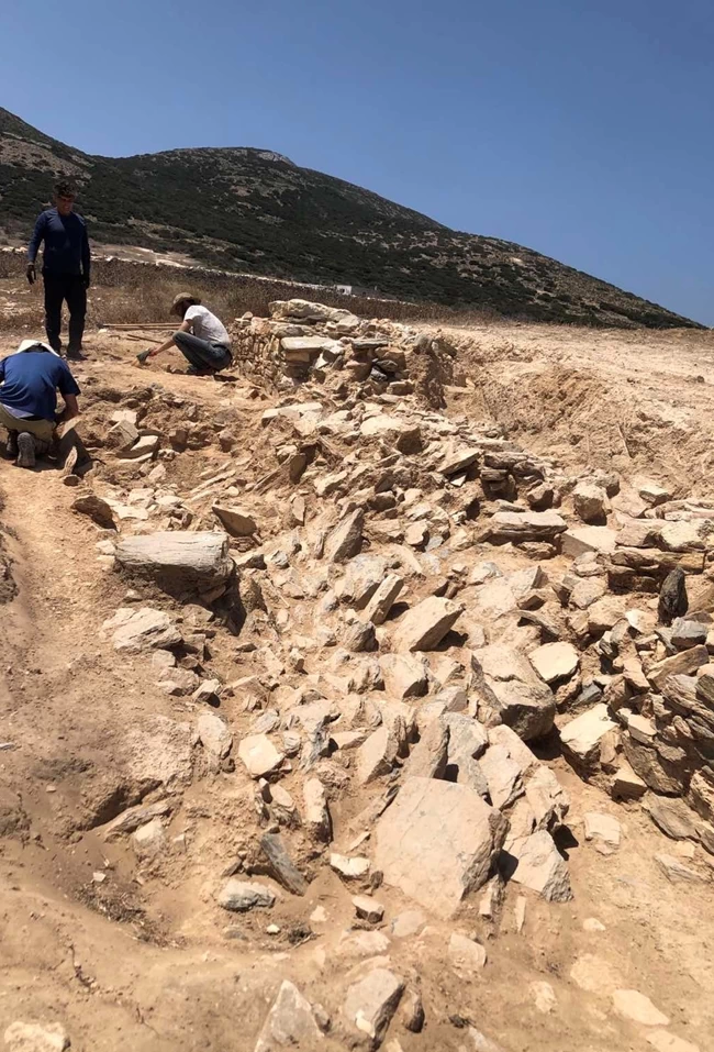 Ανασκαφές στο Δεσποτικό: Βρέθηκε εντυπωσιακό άγαλμα από παριανό μάρμαρο και νέο κτίριο 4 δωματίων ανασκαφεσ δεσποτικο