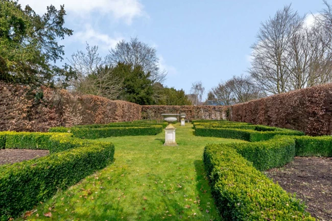 Πωλείται το ιστορικό τελευταίο σπίτι της Αγκάθα Κρίστι στο Λονδίνο - Για 3,8 εκατομμύρια δολάρια (ΦΩΤΟ) ΣΠΙΤΙ ΑΓΚΑΘΑ ΚΡΙΣΤΙ