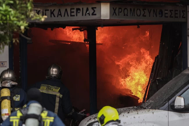 ΦΩΤΙΑ ΠΕΙΡΑΙΑΣ
