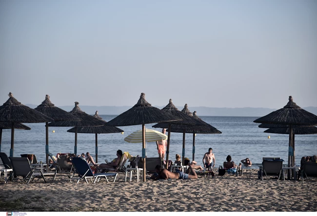 Καύσωνας: Δωρεάν είσοδος σε οργανωμένες παραλίες της Αττικής - Για ποιες πρόκειται