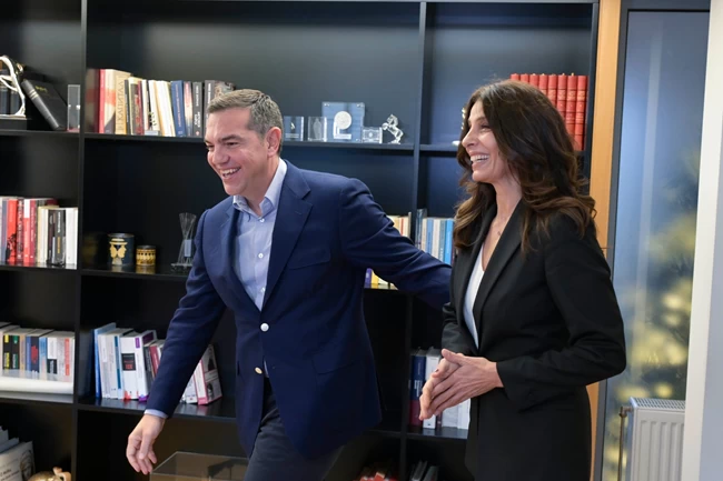 Η Πόπη Τσαπανίδου εξηγεί γιατί αναλαμβάνει εκπρόσωπος Τύπου του ΣΥΡΙΖΑ: "Με τον Αλέξη Τσίπρα θα τα καταφέρουμε"