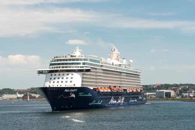 TUI Cruises: Επιλέγει την Ελλάδα ως πρώτη χώρα για να ξεκινήσει τις κρουαζιέρες μετά από πολύμηνη αναστολή