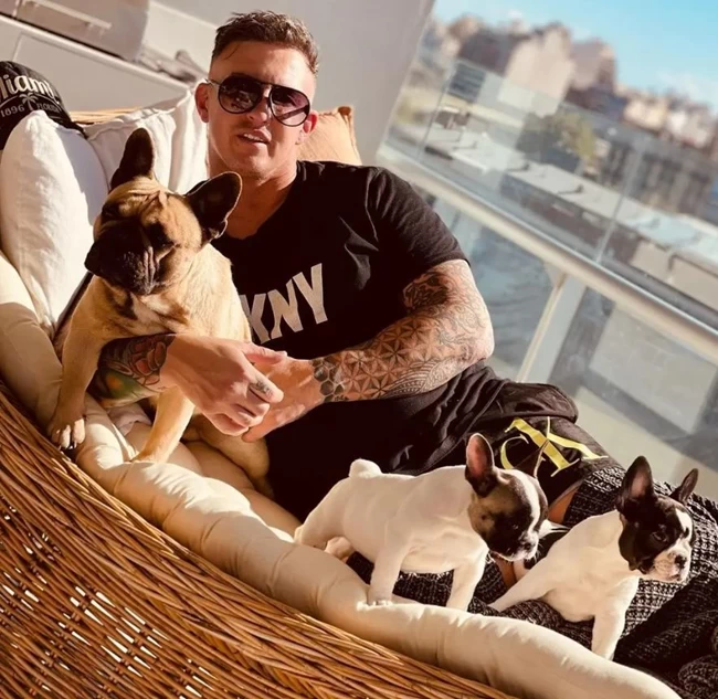 Influencer Αργεντινή βρέθηκε νεκρός σε βαλίτσα