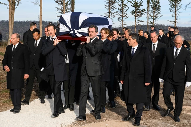 κηδεία Τατόι