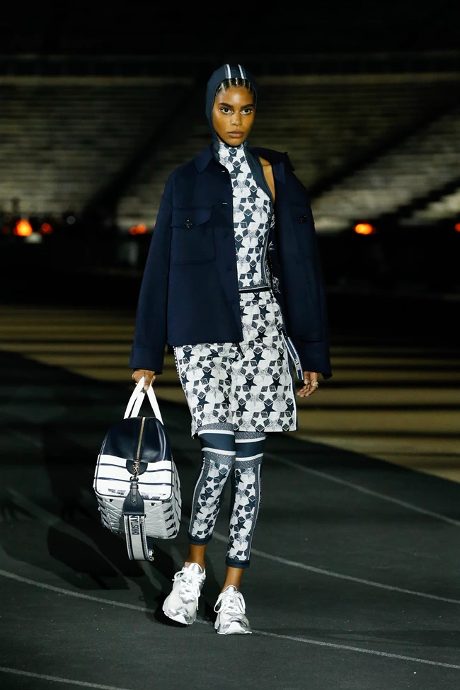 DIOR