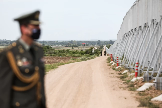 Politico: Η Ελλάδα θέλει να στήσει ακόμη 80 χιλιόμετρα φράχτη στον Έβρο - Ζητά κονδύλια της ΕΕ