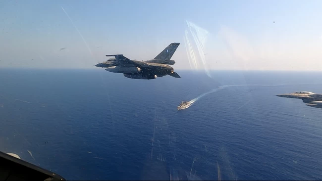 Μεγάλη στρατιωτική άσκηση: Εντυπωσιακές εικόνες και βίντεο από τον Έβρο έως το Καστελλόριζο
