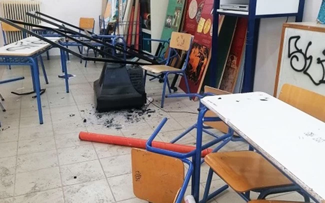 Παπάγος - Χολαργός: Ο δήμαρχος στέλνει τον λογαριασμό στους καταληψίες μαθητές - "Πληρώστε τις ζημιές"