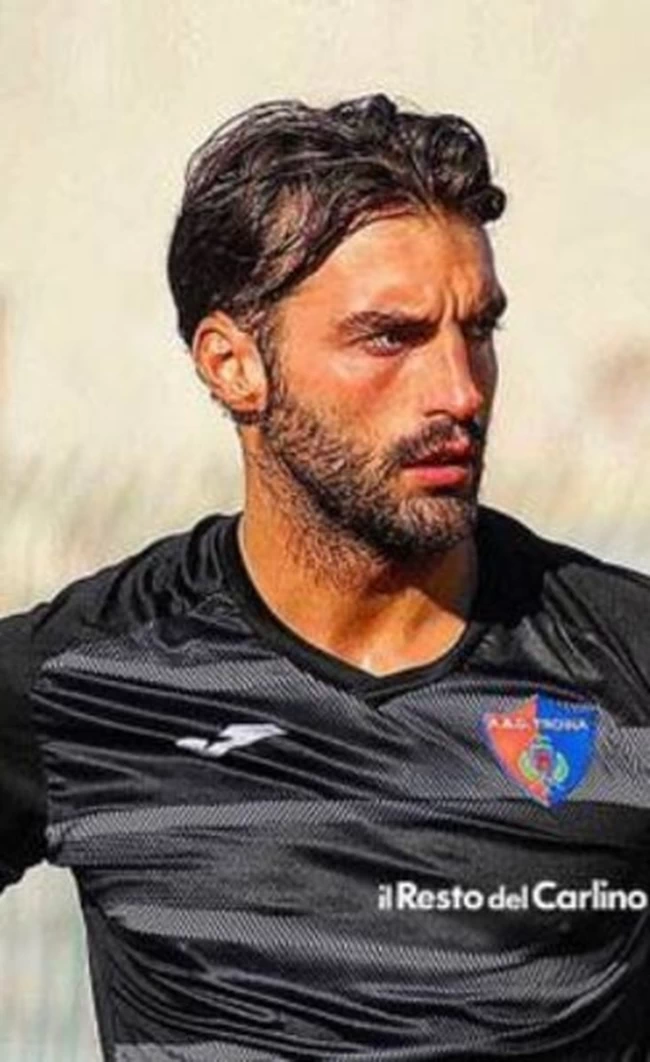 Σοκ στην Ιταλία: 27χρονος ποδοσφαιριστής σκότωσε με σφυρί την 57χρονη πρώην σύντροφό του - Εμμονικός και ζηλιάρης