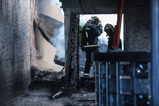 ΦΩΤΙΑ ΠΕΙΡΑΙΩΣ