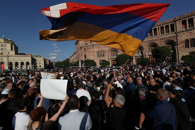 Εκεχειρία στο Ναγκόρνο Καραμπάχ: 100 νεκροί και εκατοντάδες τραυματίες από την στρατιωτική επιχείρηση του Αζερμπαϊτζάν
