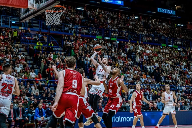 Αρμάνι Μιλάνο-Ολυμπιακός 65-53: Έμεινε "μισός" και πλήρωσε επίθεση και λάθη
