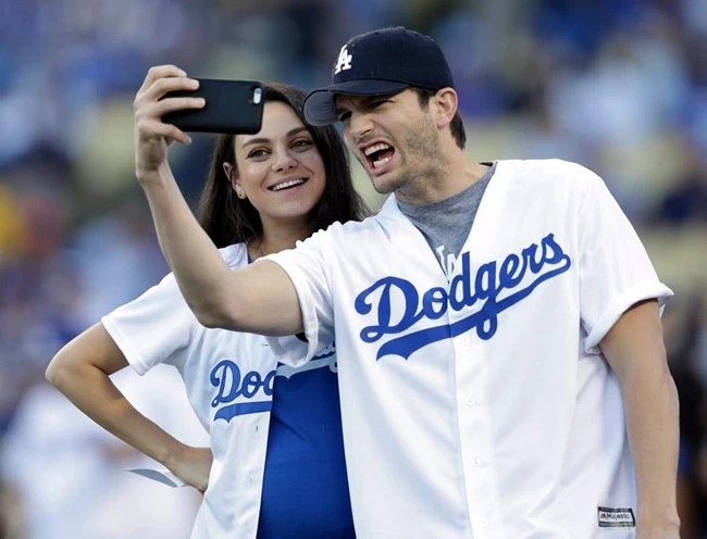 Ashton Kutcher Mila Kunis