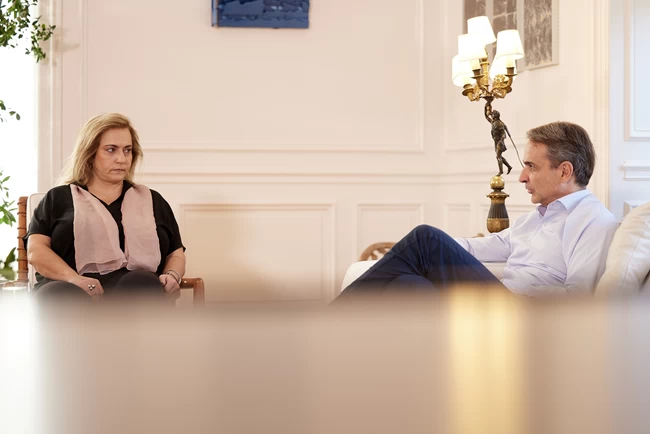 ΜΗΤΣΟΤΑΚΗΣ ΣΥΖΗΤΗΣΗ ΜΕ ΓΥΝΑΙΚΕΣ
