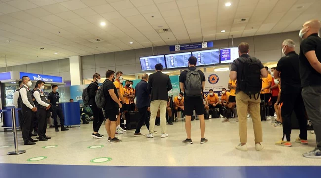 Θερμό επεισόδιο για τη Γαλατασαράι στην Αθήνα: Επικοινωνία Δένδια με Τσαβούσογλου - Γιατί ο Χαρδαλιάς τους αρνήθηκε την είσοδo