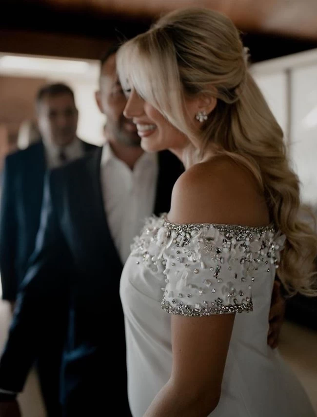Κωνσταντίνα Σπυροπούλου: Οι φωτογραφίες του γάμου - Το εντυπωσιακό bridal look made by Σήλια Κριθαριώτη