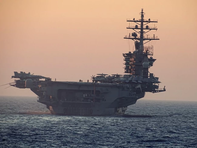Το αμερικανικό αεροπλανοφόρο "Eisenhower"