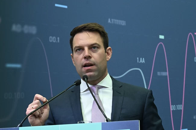 ΣΤΕΦΑΝΟΣ ΚΑΣΣΕΛΑΚΗΣ