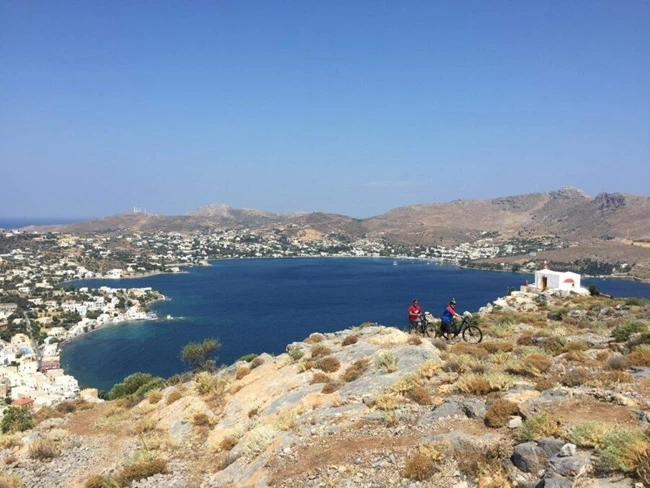 ΛΕΡΟΣ ΠΟΔΗΛΑΤΕΣ