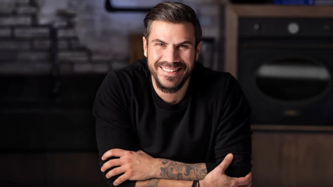 "Δηλαδή εγώ ποιο MasterChef νίκησα;" Ο Άκης Πετρετζίκης "τα χώνει" στους κριτές του ριάλιτι "Δηλαδή εγώ ποιο MasterChef νίκησα;" Ο Άκης Πετρετζίκης "τα χώνει" στους κριτές του ριάλιτι
