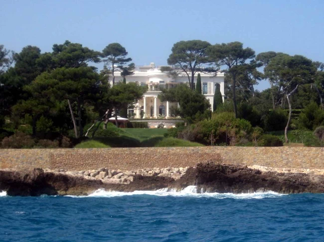 Πήραν στο κυνήγι τον Αμπράμοβιτς: Του "πάγωσαν" 7 δισ. δολάρια στον φορολογικό παράδεισο του νησιού Τζέρσεϊ