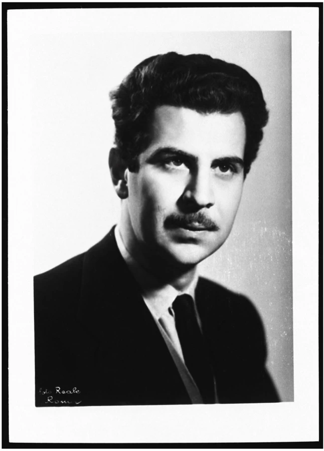 Μίκης Θεοδωράκης