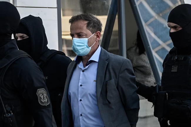 Aπολογία Λιγνάδη: "Μπορεί να ξέφυγα, αλλά βιαστής δεν υπήρξα ποτέ - Δεν κατηγορούμαι εδώ για πέφτουλας ή γύπας"