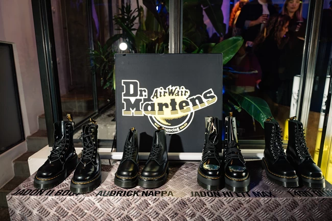 DR MARTENS