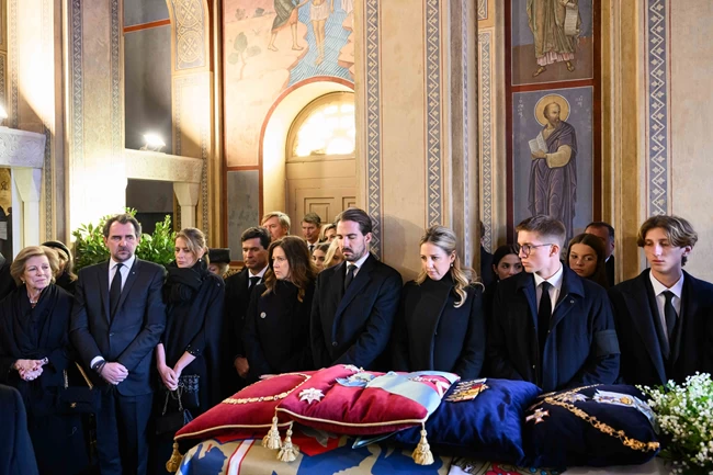 κηδεία Τατόι