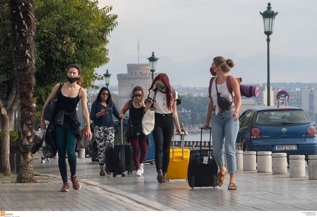 Κορονοϊός: Σε lockdown η μισή Ελλάδα - Κλειστή η εστίαση στην Αττική - Κλείνουν τα Λύκεια σε Θεσσαλονίκη και Σέρρες
