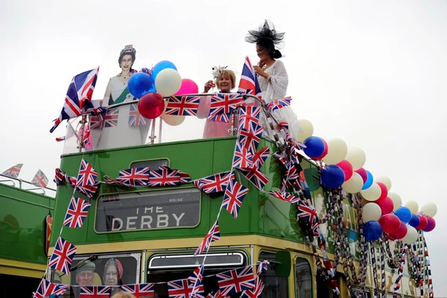 queen elizabeth diamond jubilee