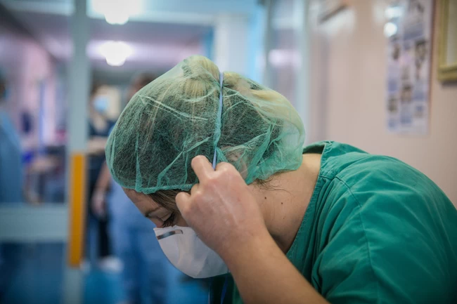 Θεσσαλονίκη: Νοσοκόμα "σκόρπισε" τον κορονοϊό σε δομή παιδιών με αναπηρία - Απέκρυψε ότι η αδερφή της έχει συμπτώματα