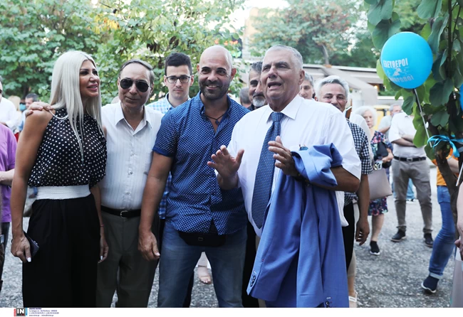 Δεσμεύθηκε η περιουσία 2 συνεργατών του Γιώργου Τράγκα- 15 επιχειρηματίες κατέθεσαν για "περίεργες μεθόδους" για να πάρει διαφήμιση