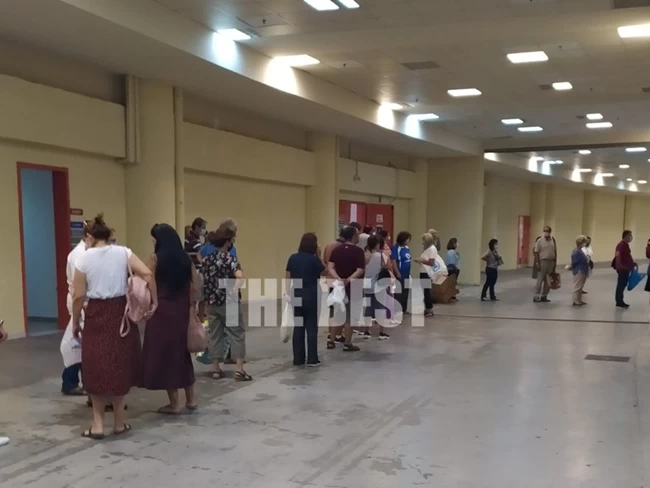 μάσκες ουρές Πάτρα
