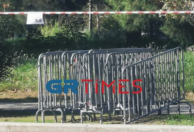 κιγκλιδωματα παρελαση.
