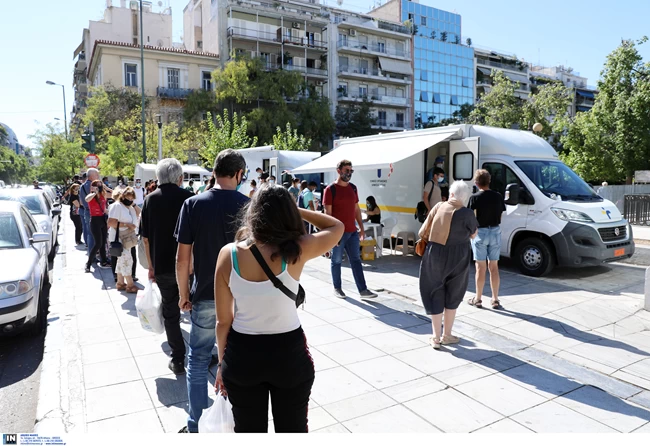 Κορονοϊός: Συναγερμός στην πλατεία Βικτωρίας – 21 κρούσματα σε 496 ελέγχους