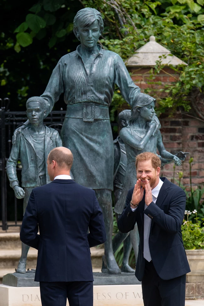 DIANA STATUE
