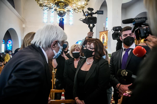 Παυλόπουλος Καραιβαζ