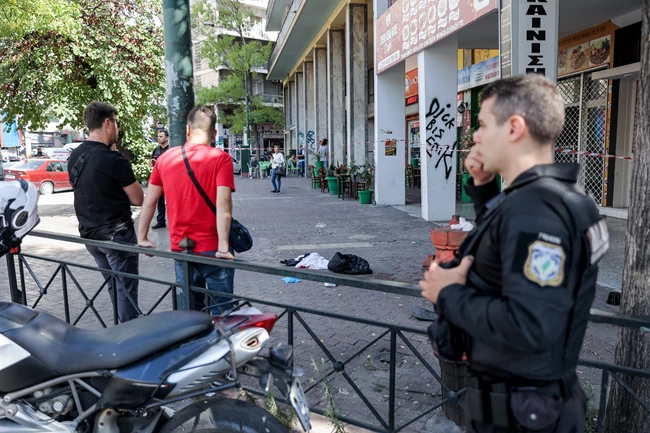 ΕΠΕΙΣΟΔΙΟ ΜΕ ΠΥΡΟΒΟΛΙΣΜΟΥΣ ΣΤΗ ΠΛΑΤΕΙΑ ΒΑΘΗ
