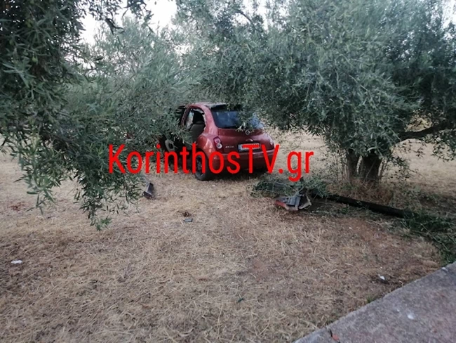 Απίστευτο τροχαίο στο Κιάτο: Αμάξι καρφώθηκε σε εκκλησία ΤΡΟΧΑΙΟ ΕΚΚΛΗΣΙΑ