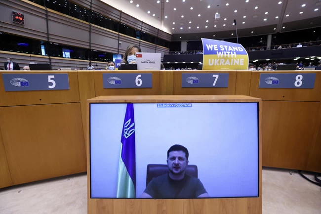 Ζελένσκι: Κανείς δε θα μας λυγίσει, είμαστε σκληροί, είμαστε Ουκρανοί