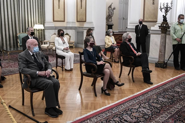 Ημέρα φιλελληνισμού: Η ΠτΔ παρασημοφόρησε τρεις διακεκριμένους Αμερικανούς αρχαιολόγους που αγαπούν την Ελλάδα