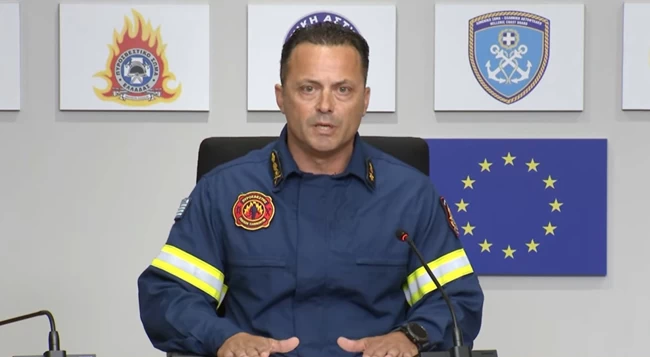 Ενημέρωση για τις φωτιές - Αρτοποιός: Επιχειρούν 11 πυροσβεστικά αεροσκάφη και 11 ελικόπτερα στη φωτιά της Δυτ. Αττικής