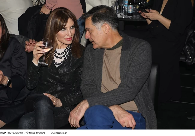 Βίκυ Χατζηβασιλείου.