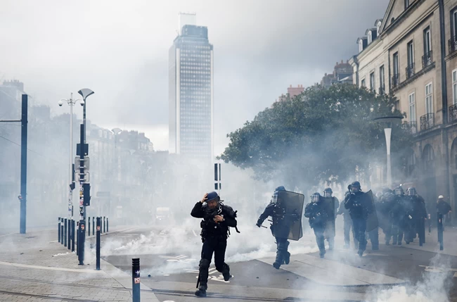 ΕΠΕΙΣΟΔΙΑ ΠΑΡΙΣΙ