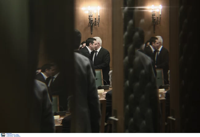 Το "παζάρι" του Αποστολάκη για το Υπουργείο: Δεν ήθελε αναπληρωτής, ήθελε οπωσδήποτε υπουργός- Τα τηλεφωνήματα με Μητσοτάκη