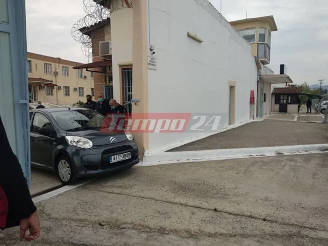 Πάτρα: Αποφυλακίστηκε ο Νίκος Παλαιοκώστας - Οι πρώτες εικόνες του περιβόητου "φαντομά"
