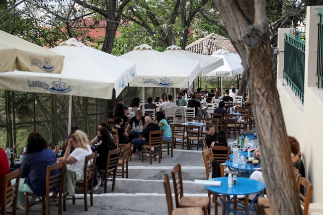 Μητσοτάκης στη Βουλή: Υποχρεωτικός από το φθινόπωρο ο εμβολιασμός για υγειονομικούς και εργαζόμενους σε δομές ηλικιωμένων